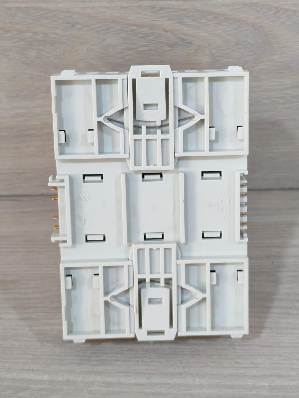 Siemens TXM1.8D Siemens TXM1.8D 8-Input Digital Input Module - Missing Top Cover 7