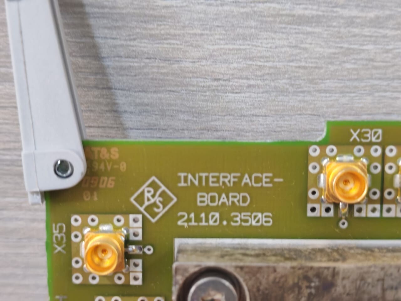 Rohde & Schwarz 2110.3506.02 MGA2 / 2110.3506 ROHDE & SCHWARZ 2110.3506.02 MGA2 / 2110.3506 INTERFACE BOARD 4