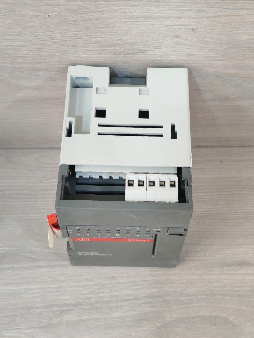 ABB 1SBP260100R1001 ABB XI16E1-E4.0 1SBP260100R1001 EXTENSION 16 24VDC INPUTS 9