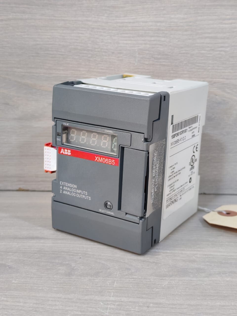 ABB 1SBP260103R1001 ABB XM06B5-K12.0 1SBP260103R1001 4 ANALOG INPUTS 2 ANALOG OUTPUTS MODULE 5