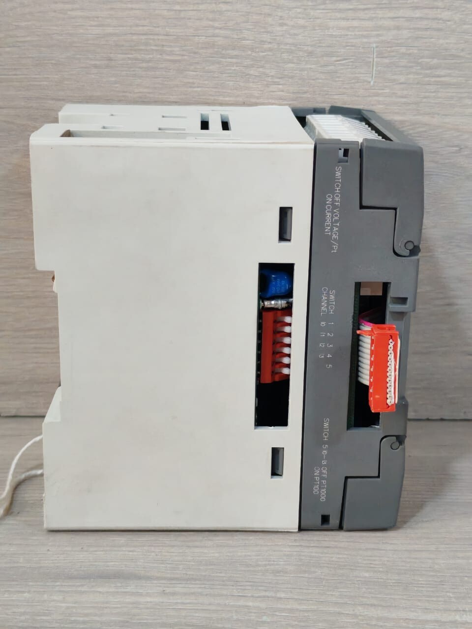 ABB 1SBP260103R1001 ABB XM06B5-K12.0 1SBP260103R1001 4 ANALOG INPUTS 2 ANALOG OUTPUTS MODULE 8