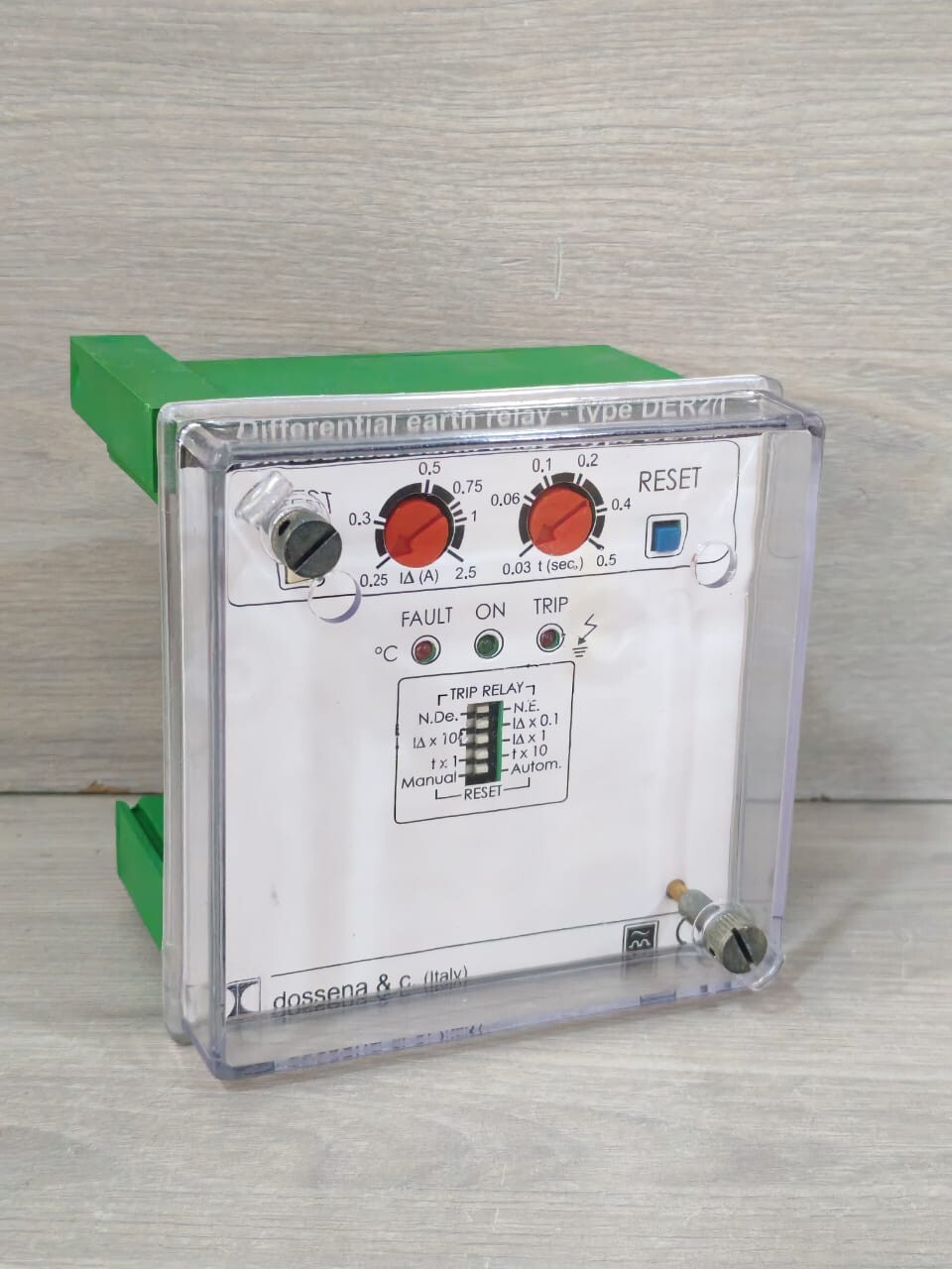 DOSSENNA & C DER2/I 9DR7ON DOSSENNA & C DER2/I 9DR7ON DIFFERENTIAL EARTH RELAY 115/230/400V 4