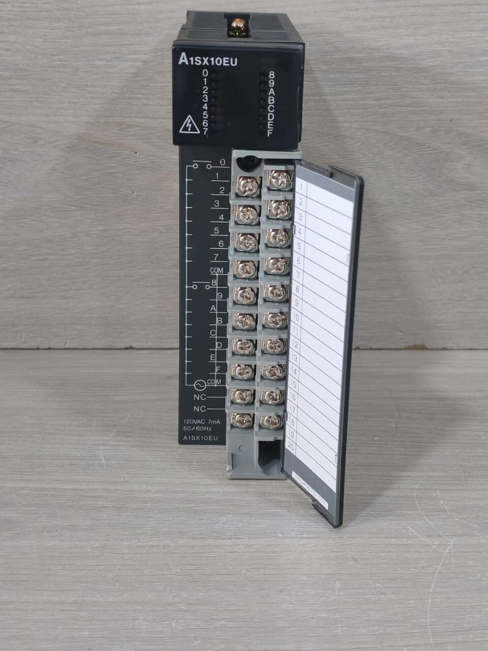 Mitsubishi Electric A1SX10EU MITSUBISHI A1SX10EU INPUT UNIT 120VAC 7mA- WITH BROKEN TOP COVER 2