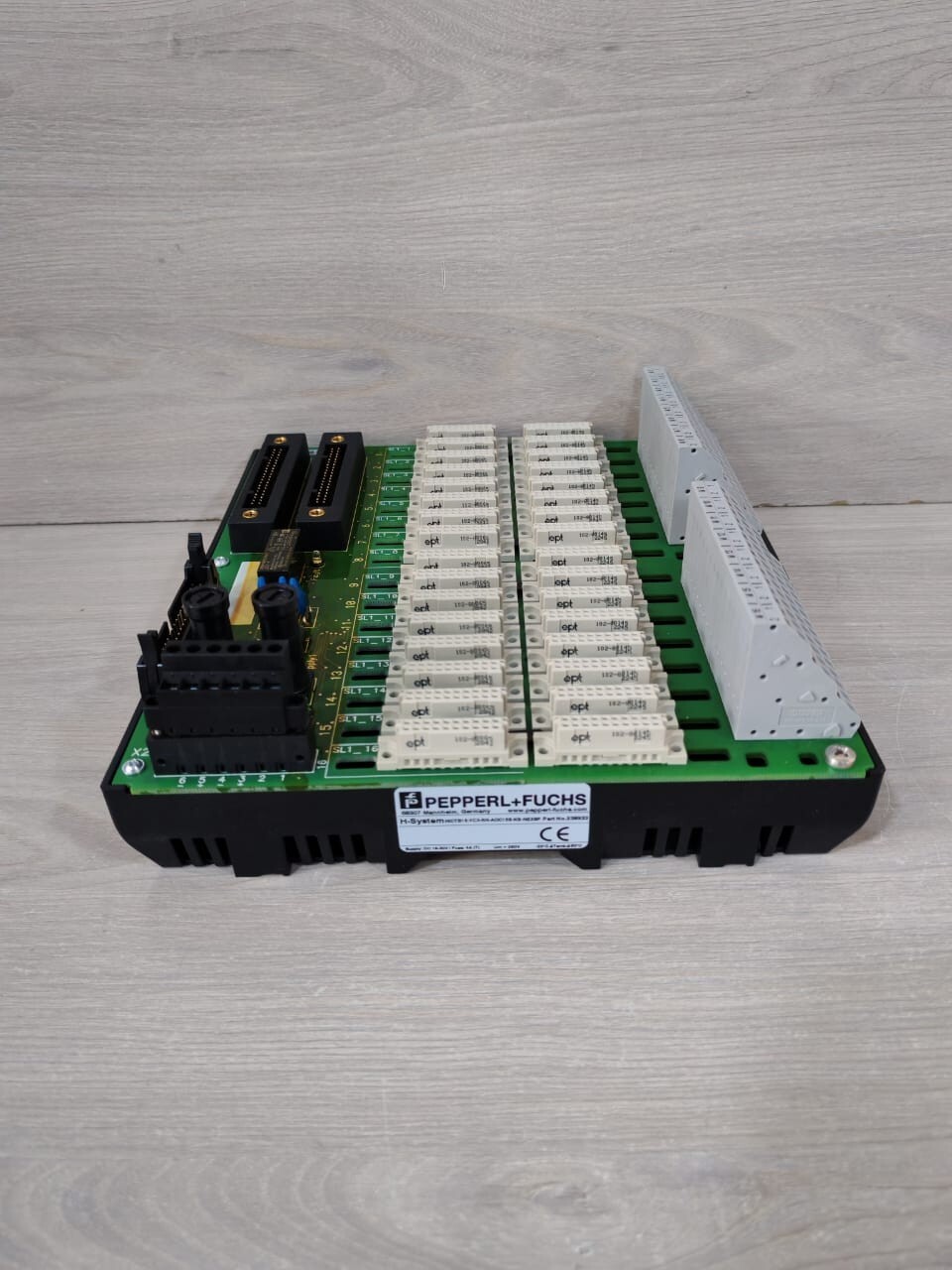 Pepperl+Fuchs 238933 Pepperl+Fuchs H-System HICTB16-YC3-RN-AOC16S-KS-NEXSP Termination Board 238933 7