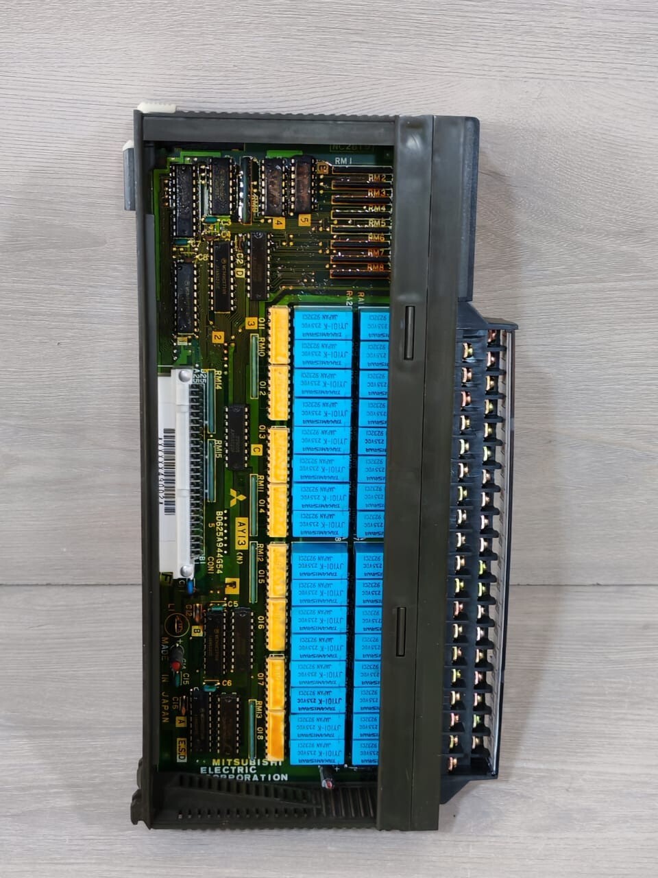 Mitsubishi Electric AY13 Mitsubishi AY13 Relay Output Module - Only 4