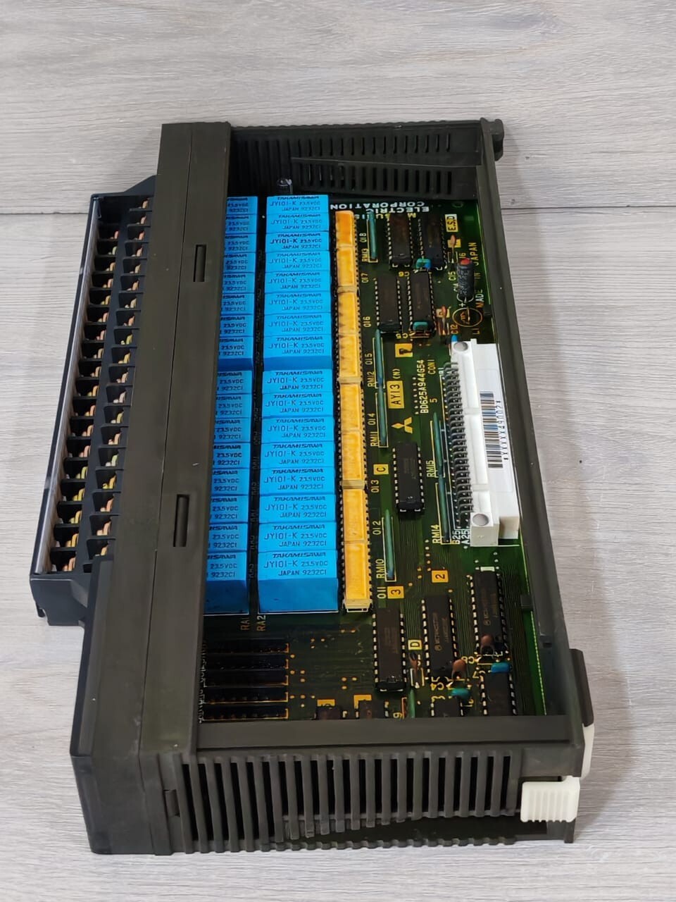 Mitsubishi Electric AY13 Mitsubishi AY13 Relay Output Module - Only 7