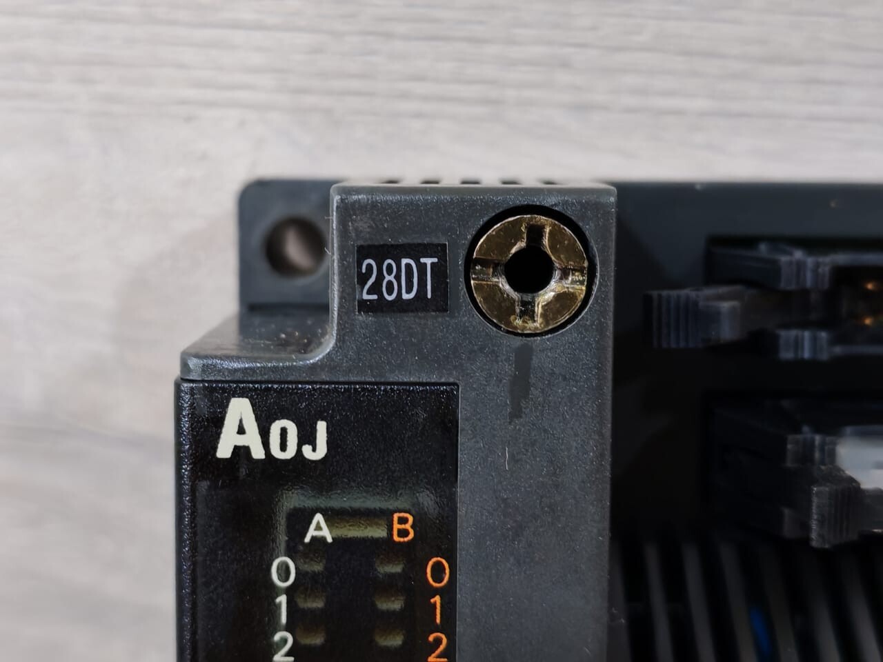 Mitsubishi A0J2-E28BT MITSUBISHI A0J2-E28BT IN/OUT DC12/24V PROGRAMMABLE CONTROLLER 3
