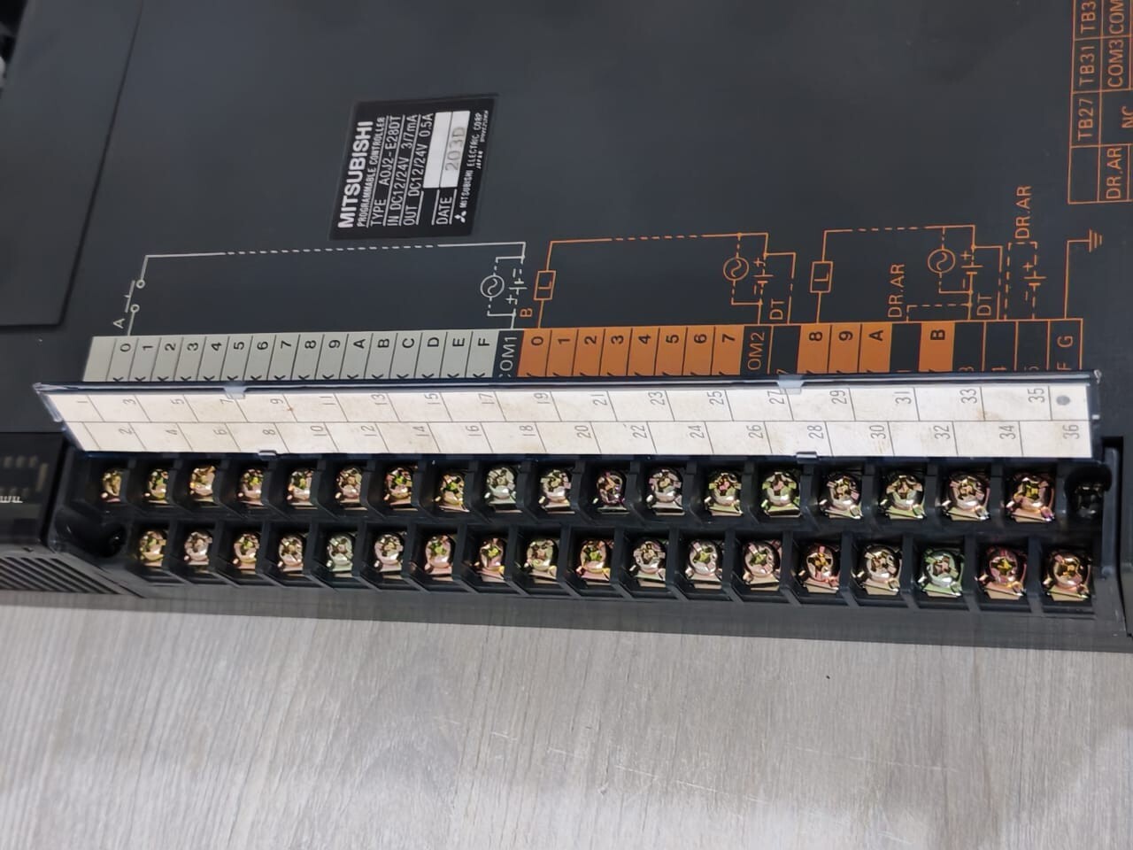 Mitsubishi A0J2-E28BT MITSUBISHI A0J2-E28BT IN/OUT DC12/24V PROGRAMMABLE CONTROLLER 6