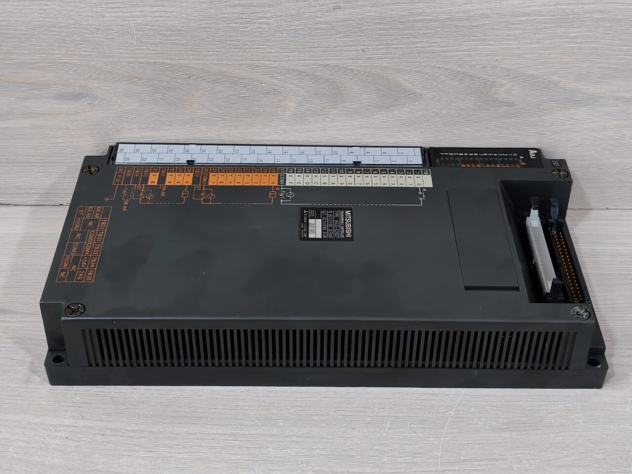 Mitsubishi A0J2-E28BT MITSUBISHI A0J2-E28BT IN/OUT DC12/24V PROGRAMMABLE CONTROLLER 8