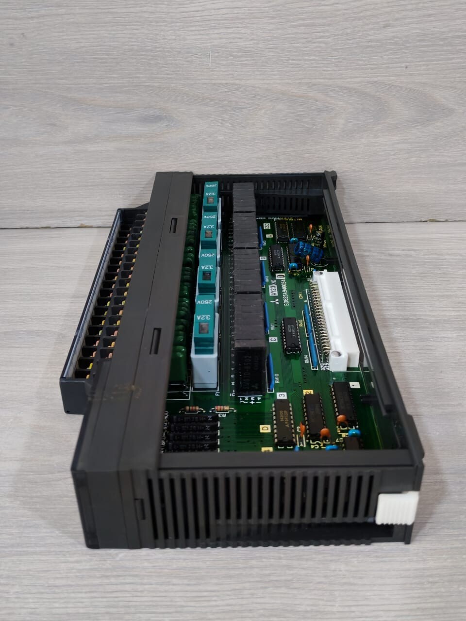 Mitsubishi Electric AY23 Mitsubishi AY23 Melsec Programmable Controller Output Module 7