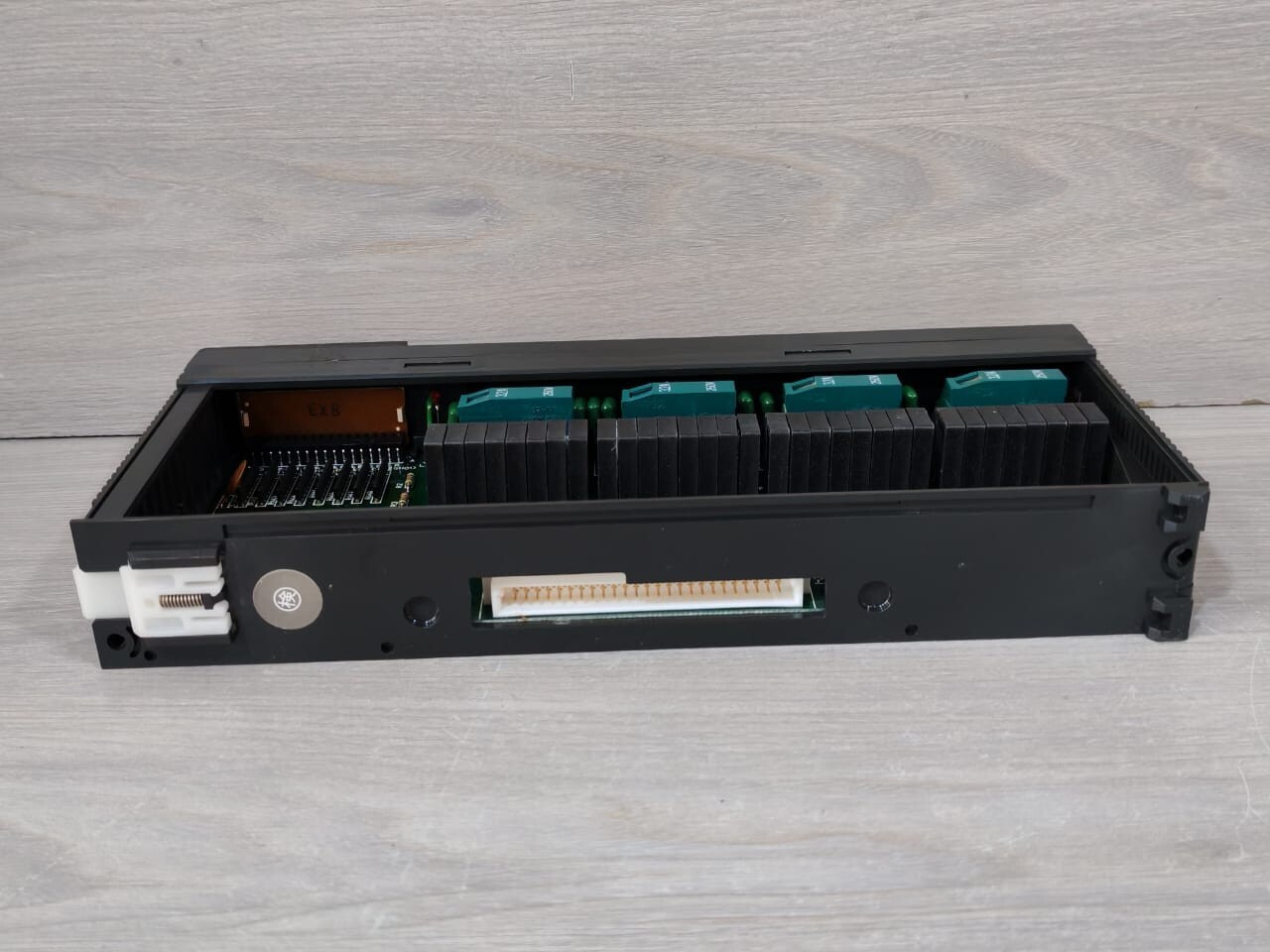 Mitsubishi Electric AY23 Mitsubishi AY23 Melsec Programmable Controller Output Module 10