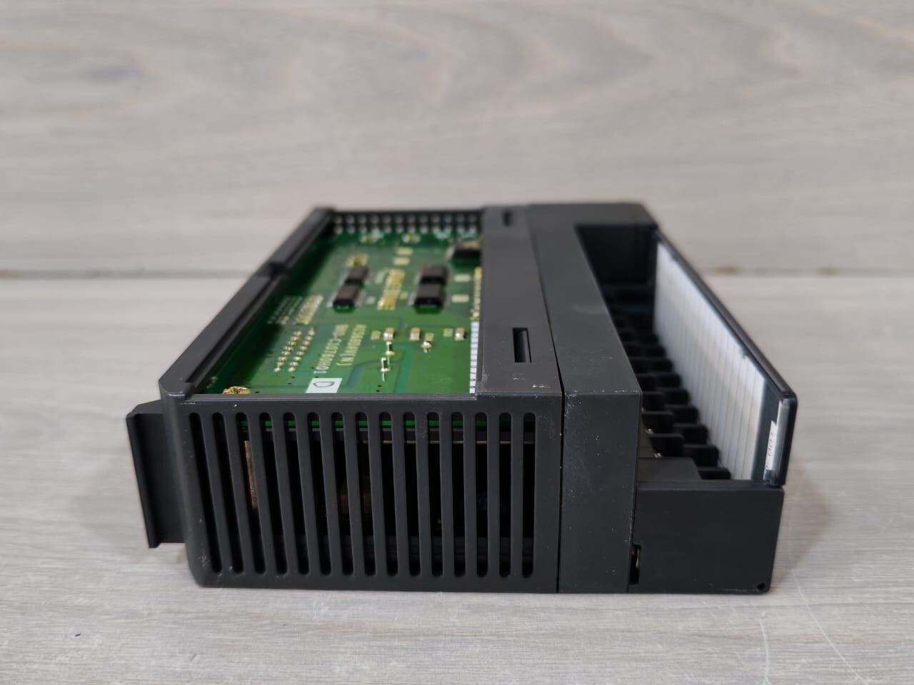Mitsubishi A1S68DAV MITSUBISHI A1S68DAV D/A CONVERTER UNIT 7