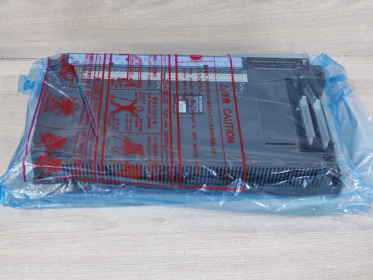 Mitsubishi A0J2-E3D2 MITSUBISHI A0J2-E3D2 IN DC12/24V 3/7mA PROGRAMMABLE CONTROLLER 6