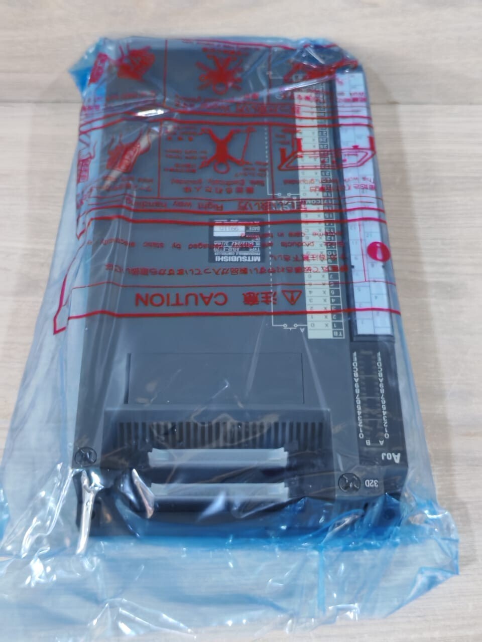 Mitsubishi A0J2-E3D2 MITSUBISHI A0J2-E3D2 IN DC12/24V 3/7mA PROGRAMMABLE CONTROLLER 7