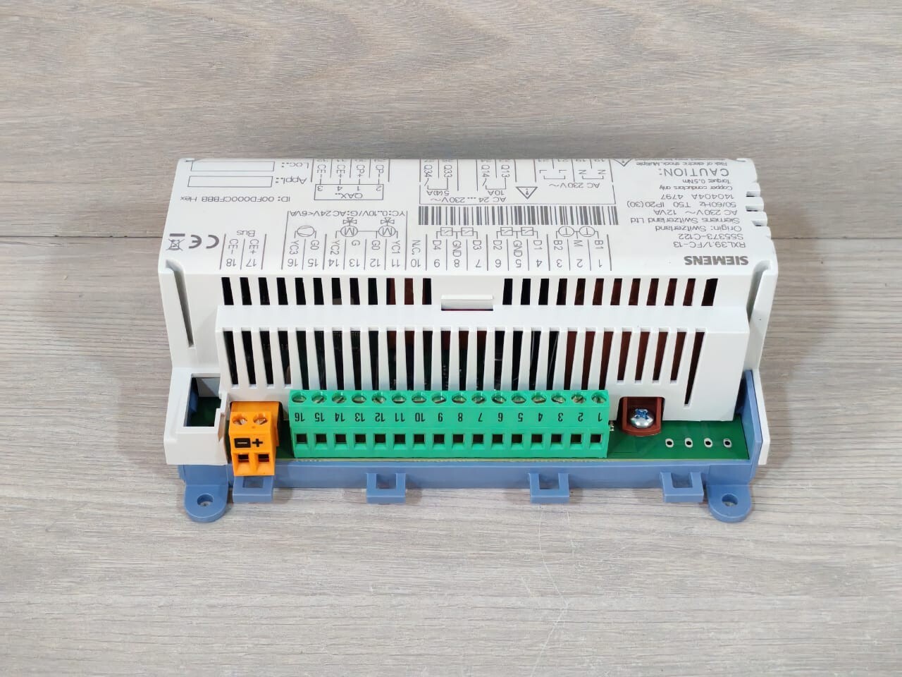 Siemens RXL39.1/FC-13 SIEMENS RXL39.1/FC-13 AC 230V-12VA PANEL CONTROLLER 9