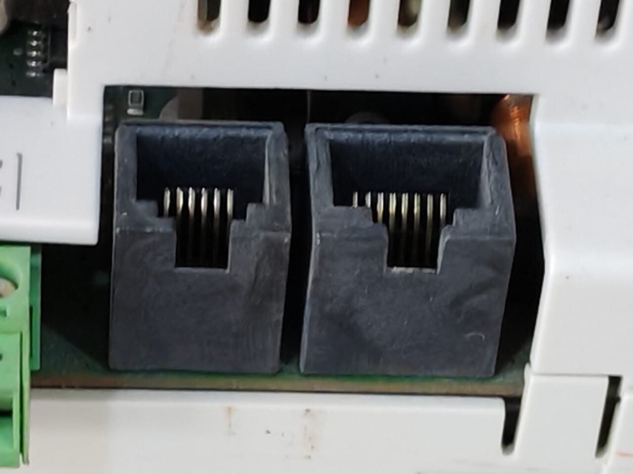 Carel CAREL/AIREDALE CAREL/AIREDALE PCO2AD0AM0 Rev. 1.814 CONTROLLER 9