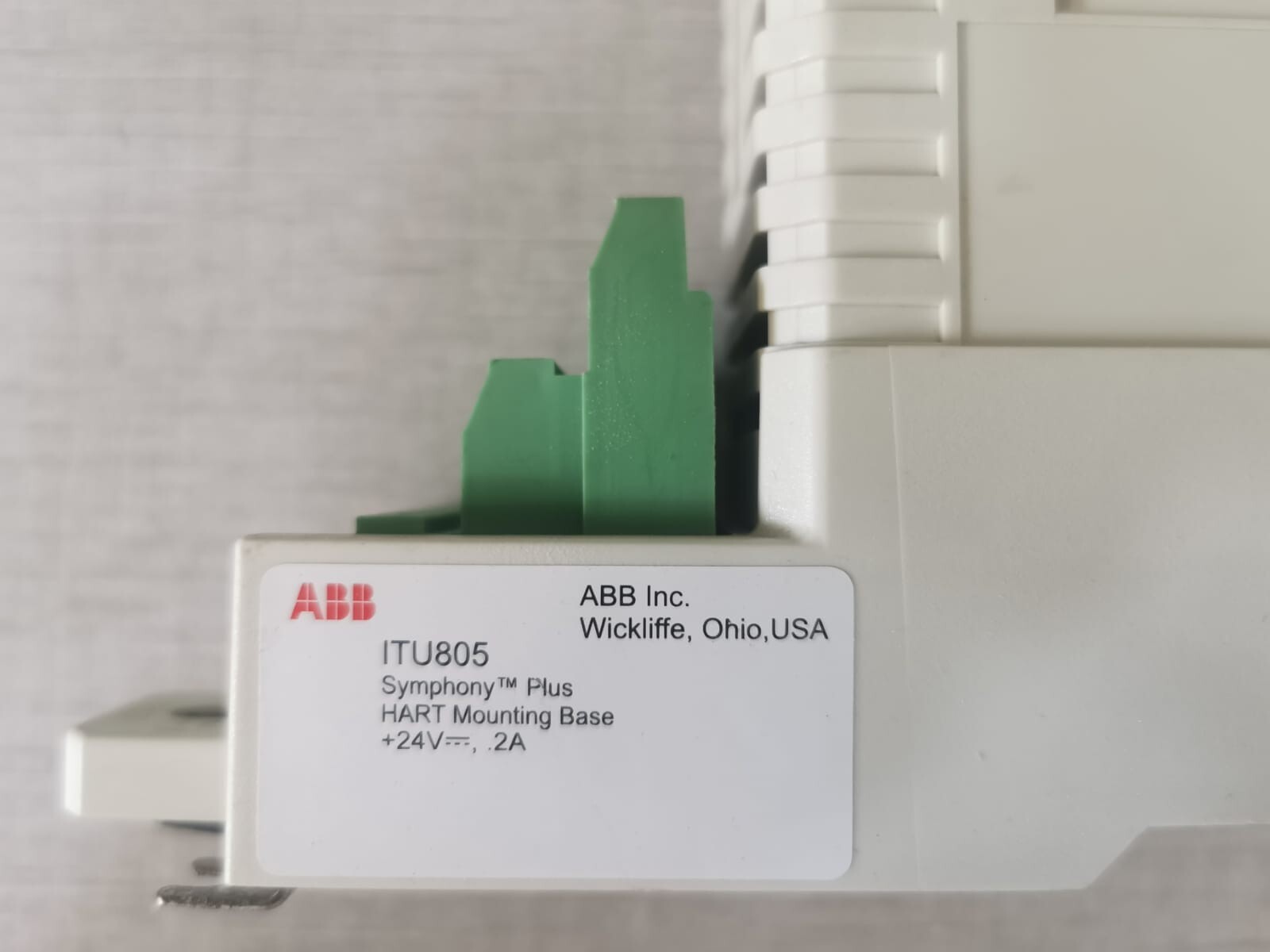 ABB HAO805 ABB HART Analog Output Module, 8-CH, HART HAO805 + ITU805 HART MOUNTING BASE 2