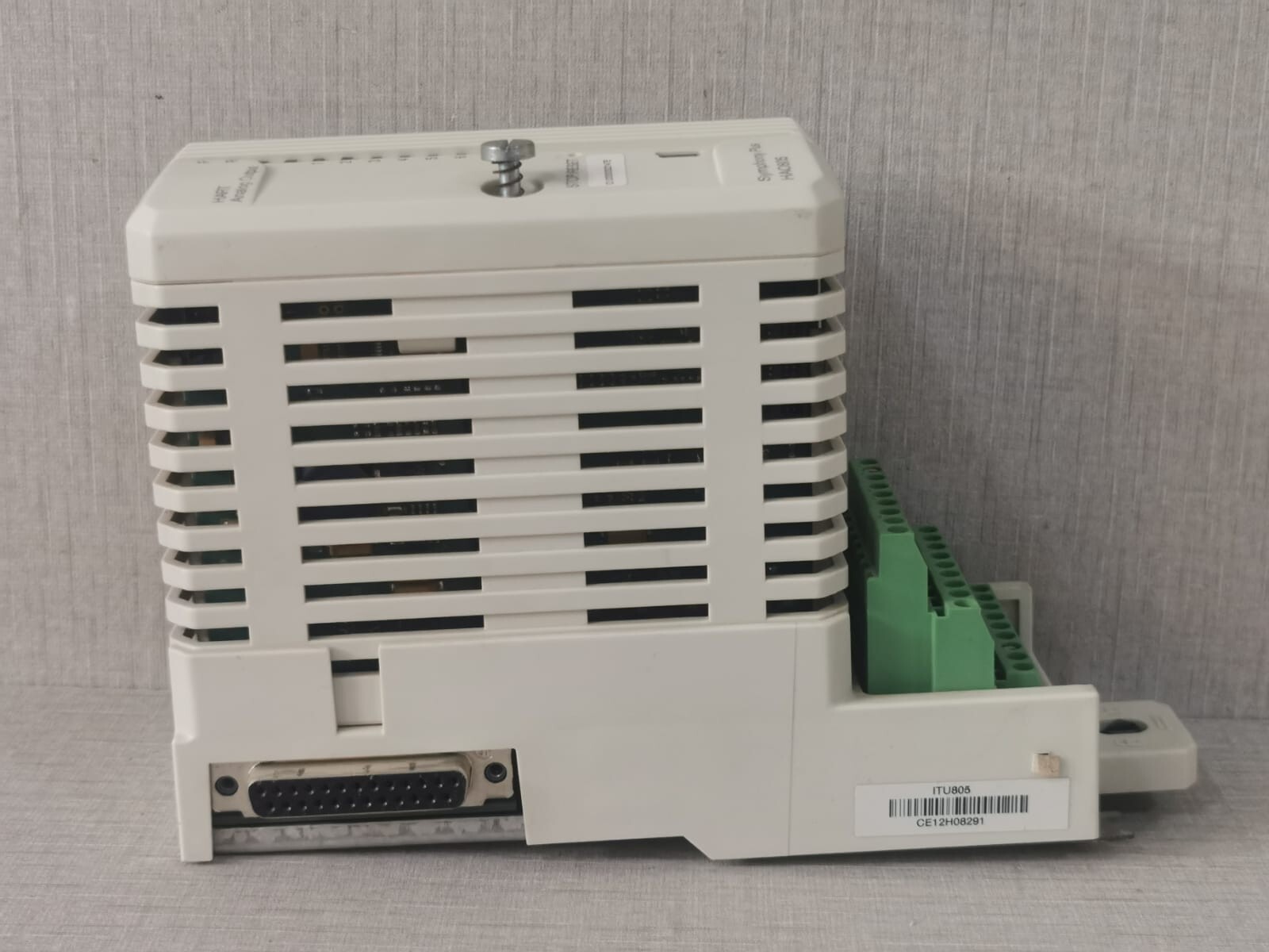 ABB HAO805 ABB HART Analog Output Module, 8-CH, HART HAO805 + ITU805 HART MOUNTING BASE 5