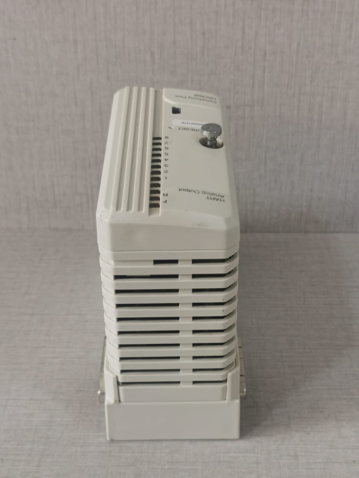 ABB HAO805 ABB HART Analog Output Module, 8-CH, HART HAO805 + ITU805 HART MOUNTING BASE 8