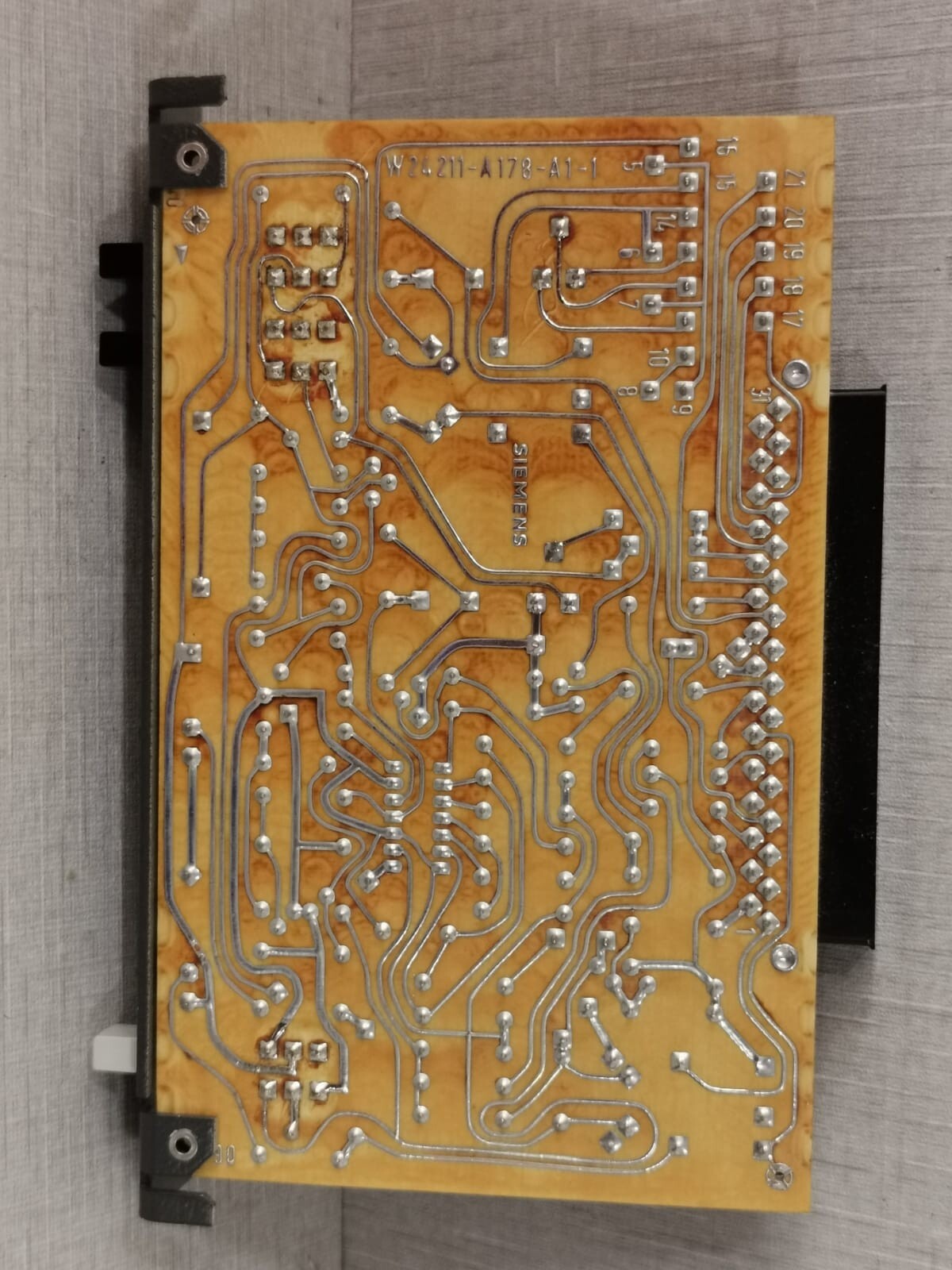 Siemens S24211-A178-A1-1 SIEMENS S24211-A178-A1-1 LB /11G HM/F SIG EINSCHUB BOARD 7