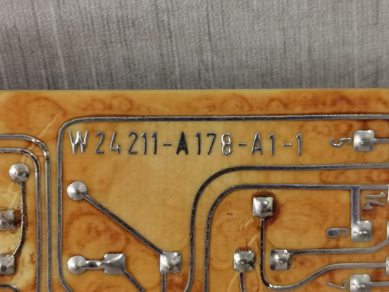 Siemens S24211-A178-A1-1 SIEMENS S24211-A178-A1-1 LB /11G HM/F SIG EINSCHUB BOARD 10