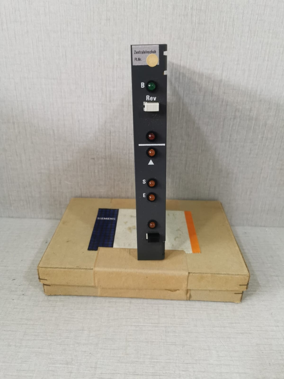Siemens LB-11G SIEMENS S24211-A190-A1-2 LB-11G ZENTRALEINSHCUB CIRCUIT BOARD 2