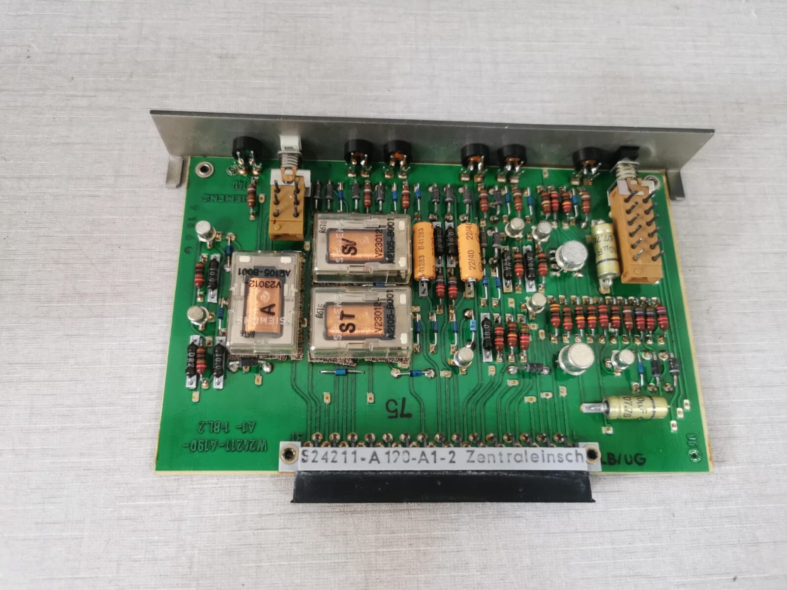 Siemens LB-11G SIEMENS S24211-A190-A1-2 LB-11G ZENTRALEINSHCUB CIRCUIT BOARD 6