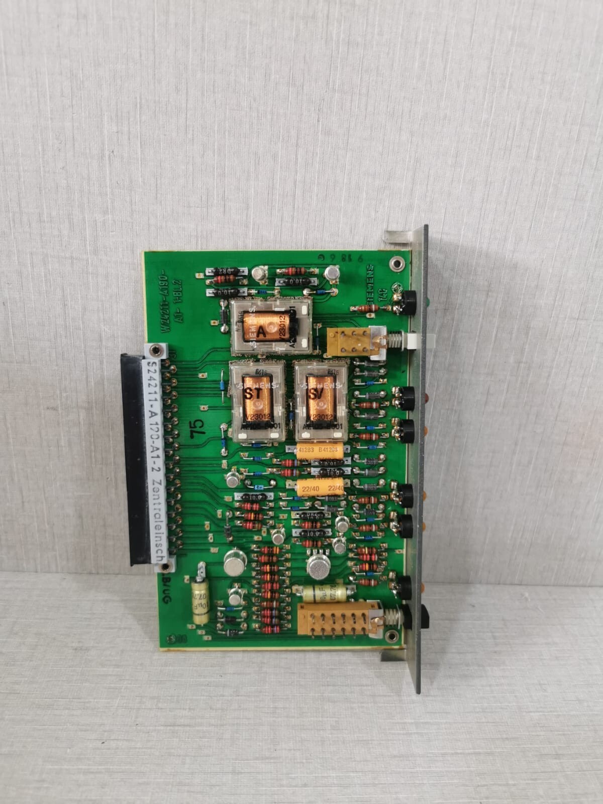 Siemens LB-11G SIEMENS S24211-A190-A1-2 LB-11G ZENTRALEINSHCUB CIRCUIT BOARD 7