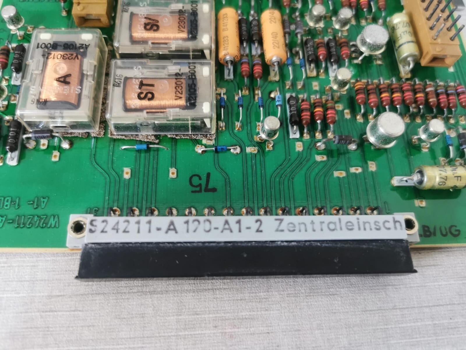 Siemens LB-11G SIEMENS S24211-A190-A1-2 LB-11G ZENTRALEINSHCUB CIRCUIT BOARD 10
