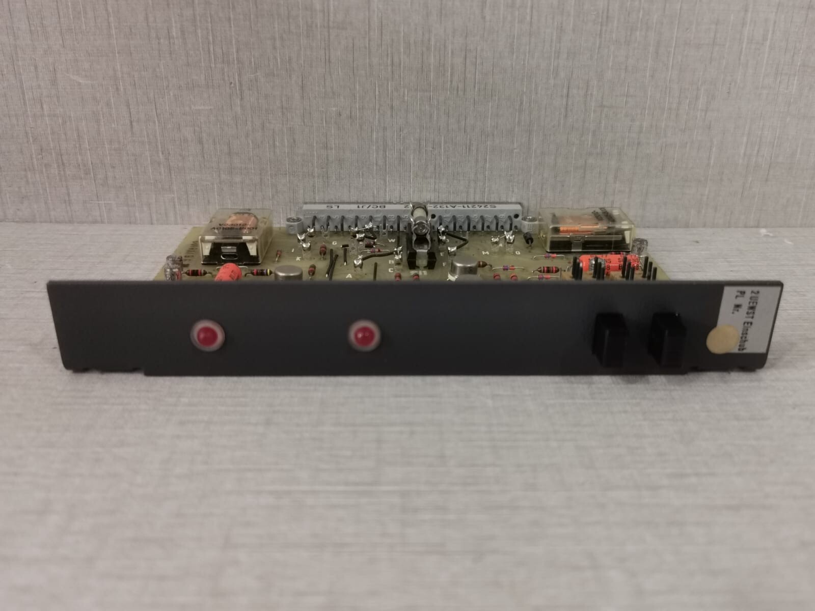 Siemens S24211-A132-A3-2 Siemens S24211-A132-A3-2 GS BCJ6/ BC/J1 LS 2 UEWST EINSCHUB CIRCUIT BOARD 3