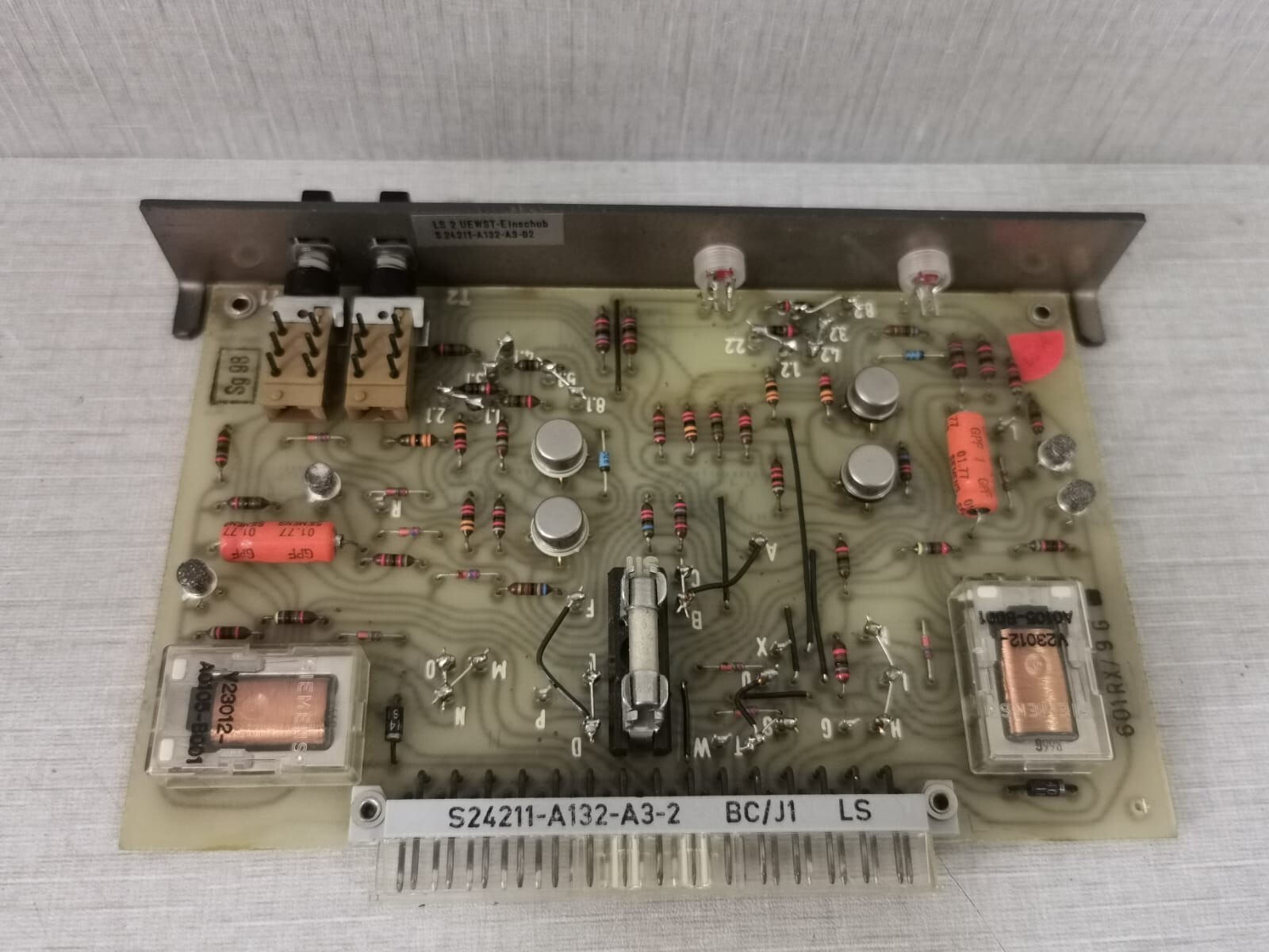 Siemens S24211-A132-A3-2 Siemens S24211-A132-A3-2 GS BCJ6/ BC/J1 LS 2 UEWST EINSCHUB CIRCUIT BOARD 8
