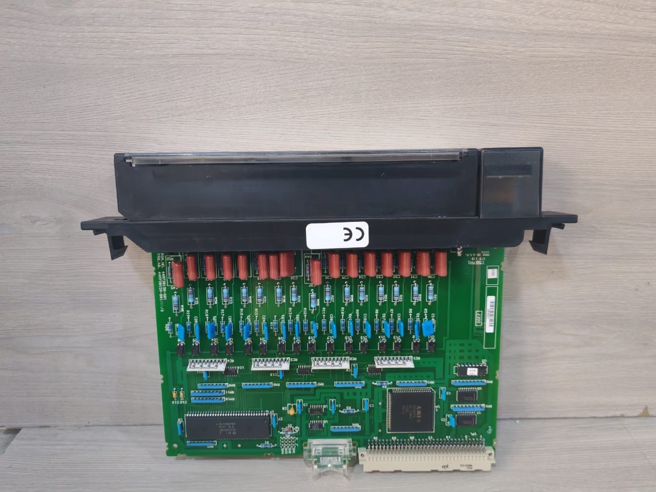 GE IC697MDL240 GE FANUC IC697MDL240 DISCRETE INPUT MODULE 2