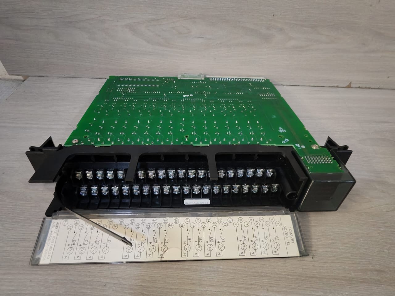 GE IC697MDL240 GE FANUC IC697MDL240 DISCRETE INPUT MODULE 3