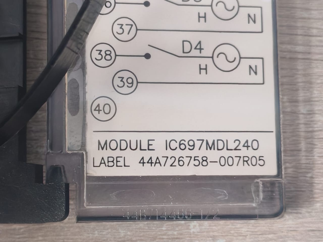 GE IC697MDL240 GE FANUC IC697MDL240 DISCRETE INPUT MODULE 4