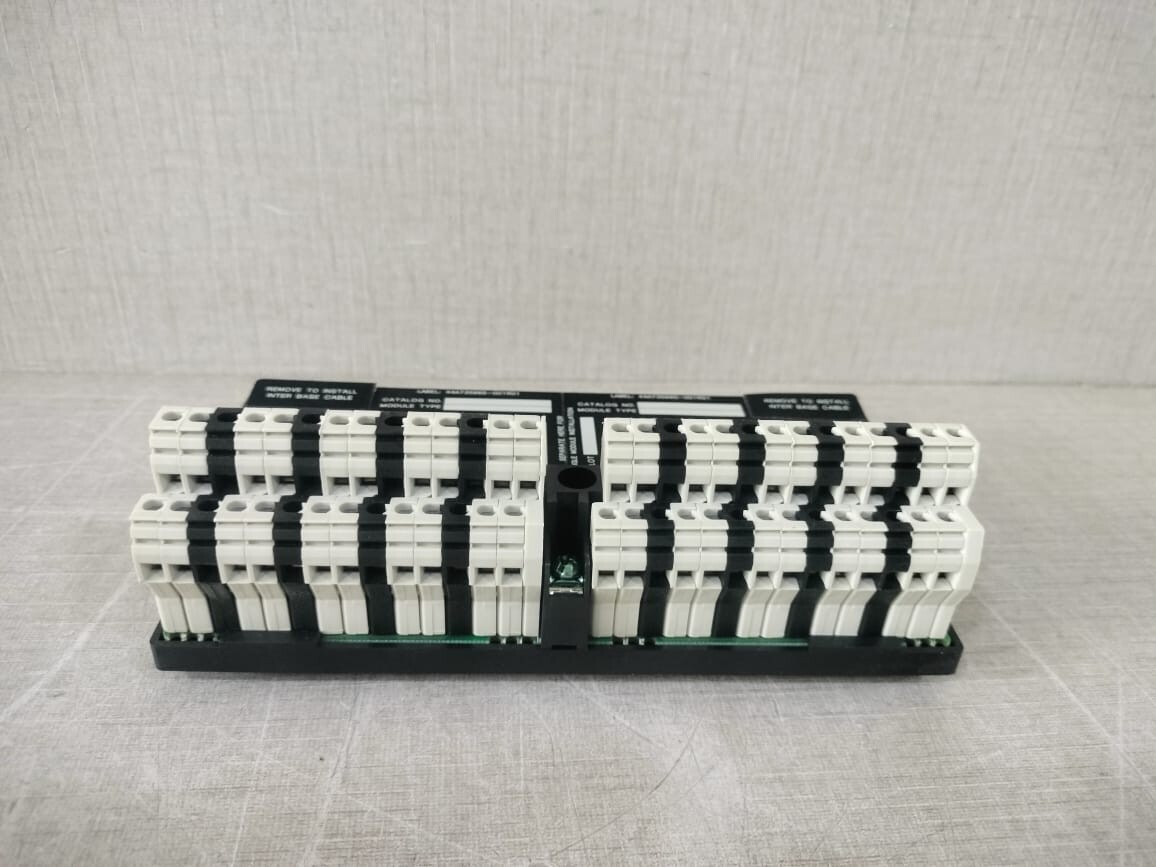 GE IC670CHS002E GE FANUC IC670CHS002E I/O BASE 2 TIER BOX TERMINAL 7