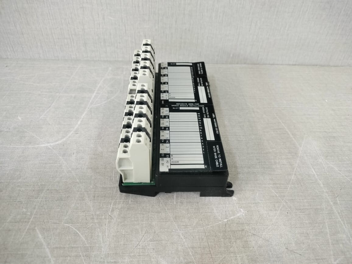 GE IC670CHS002E GE FANUC IC670CHS002E I/O BASE 2 TIER BOX TERMINAL 8