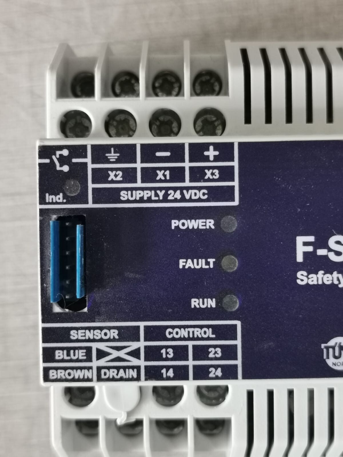 Mechan F-SERIES Mechan Controls PLC / F-SERIES safety control Unit 3