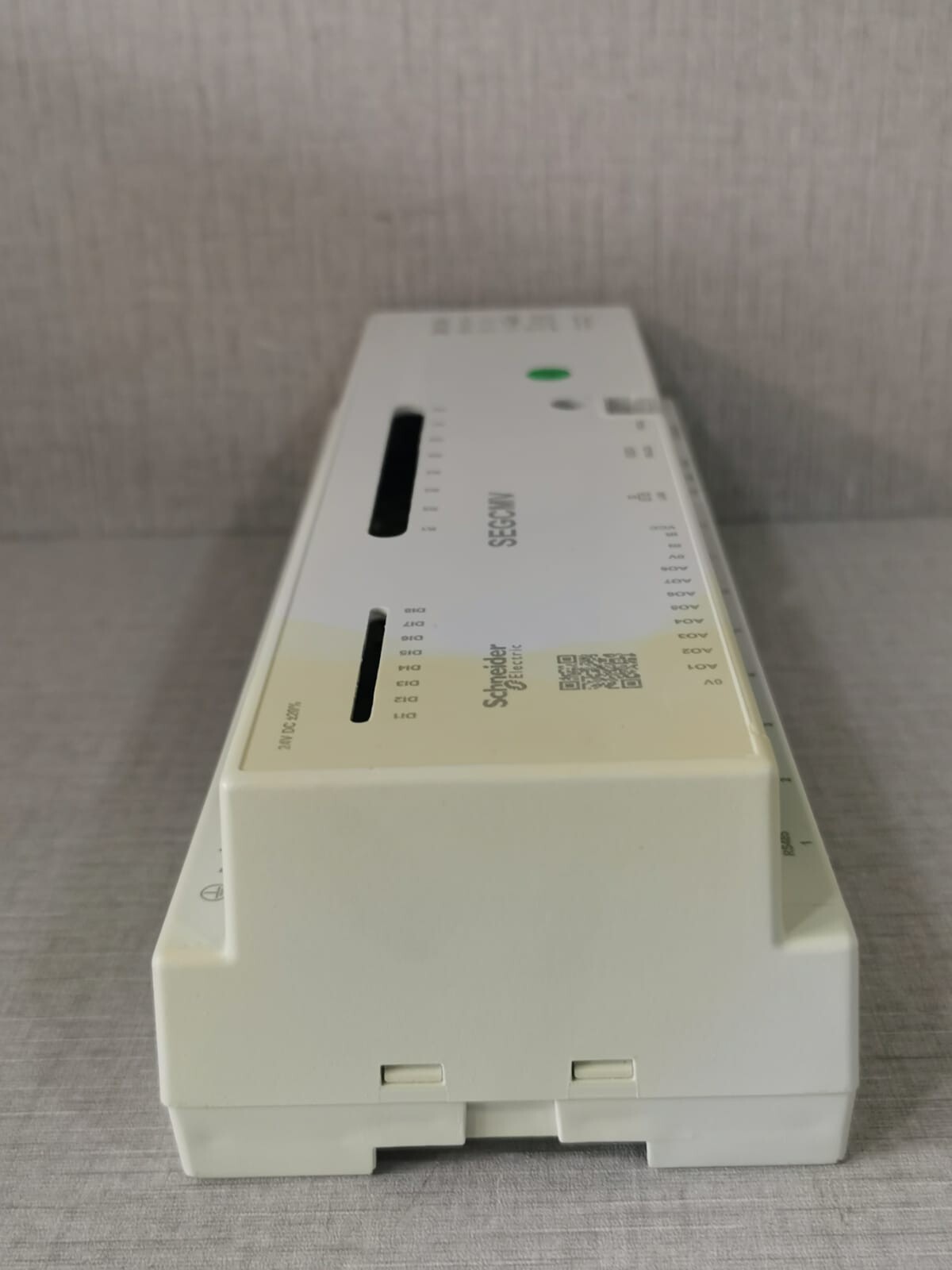 Schneider Electric CONTROL-WITH Schneider Electric SEGCMV Intelligent Motor Control-WITH DISCOLORATION/STAIN 7