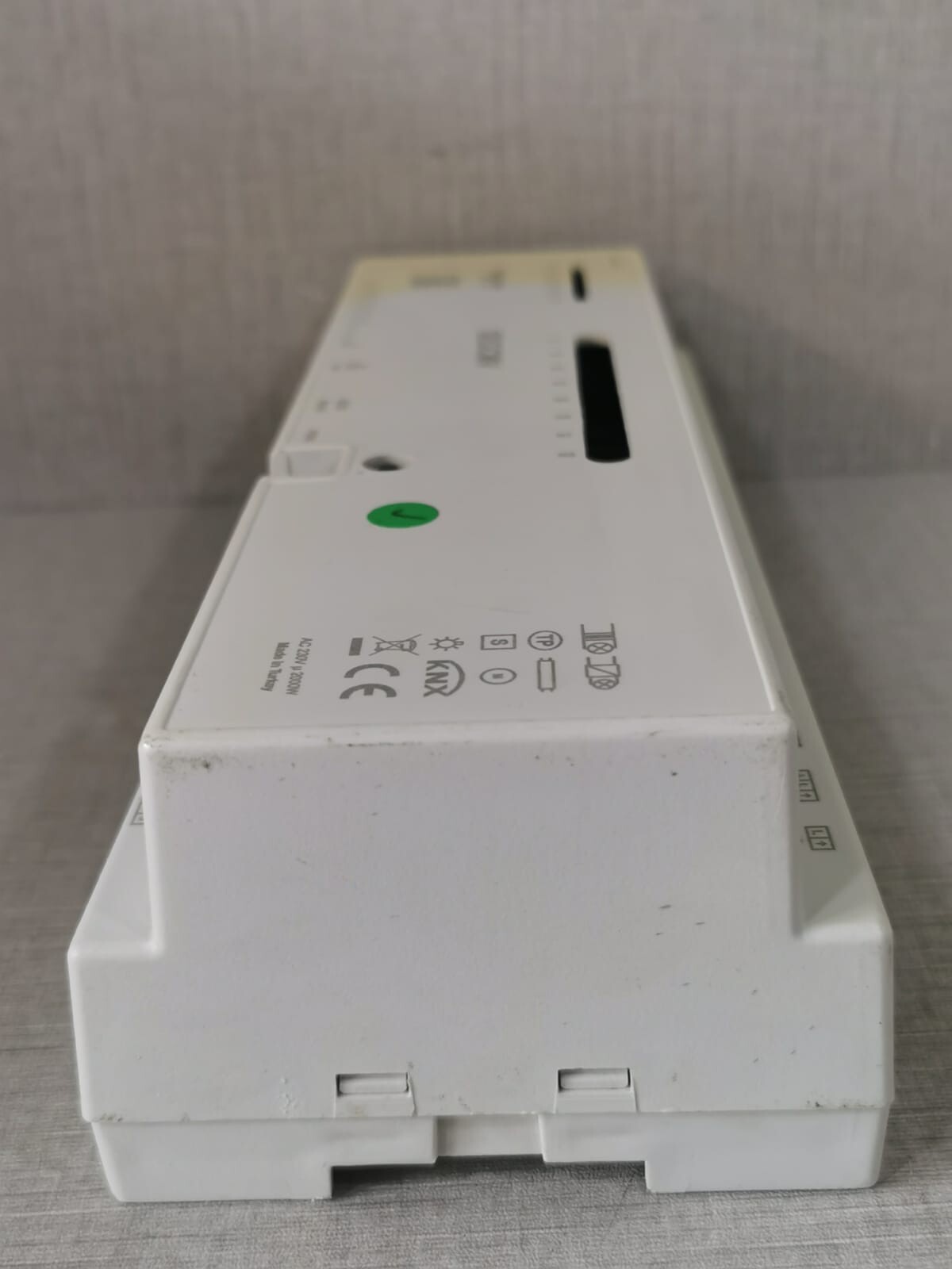 Schneider Electric CONTROL-WITH Schneider Electric SEGCMV Intelligent Motor Control-WITH DISCOLORATION/STAIN 8