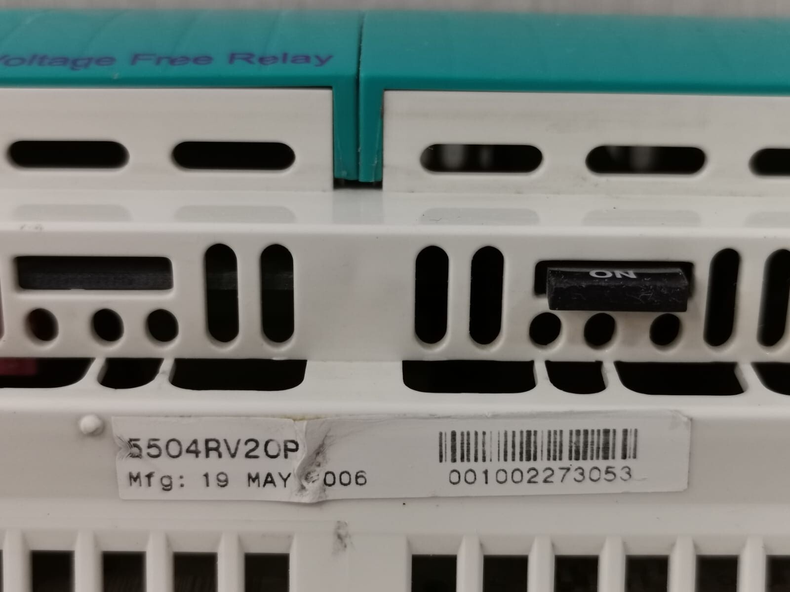 GE BUS-220 Clipsal 5504RV20P C-Bus 220-240V 4-Channel Voltage Free Relay (MFG 2006) 5
