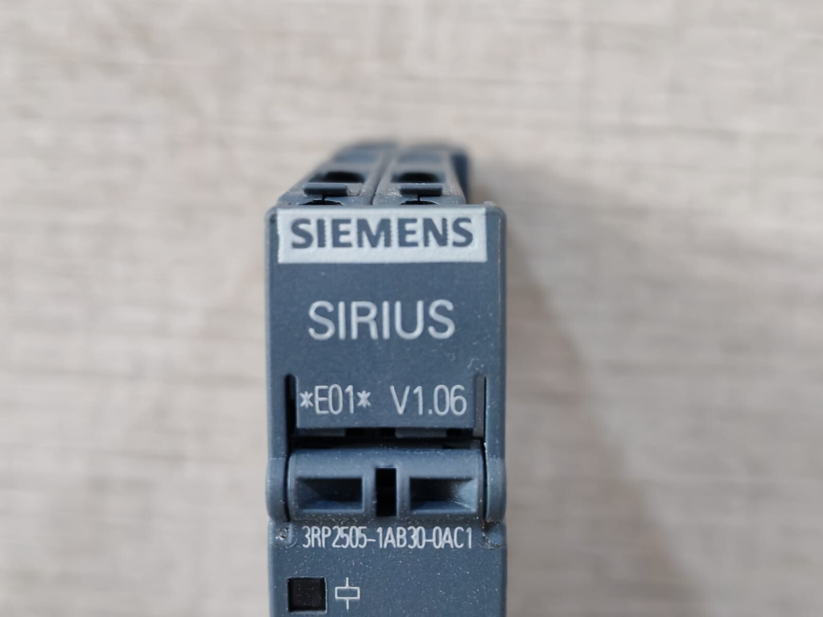 Siemens 3RP2505-1AB30-0AC1 SIEMENS 3RP2505-1AB30-0AC1 TIME RELAY 2
