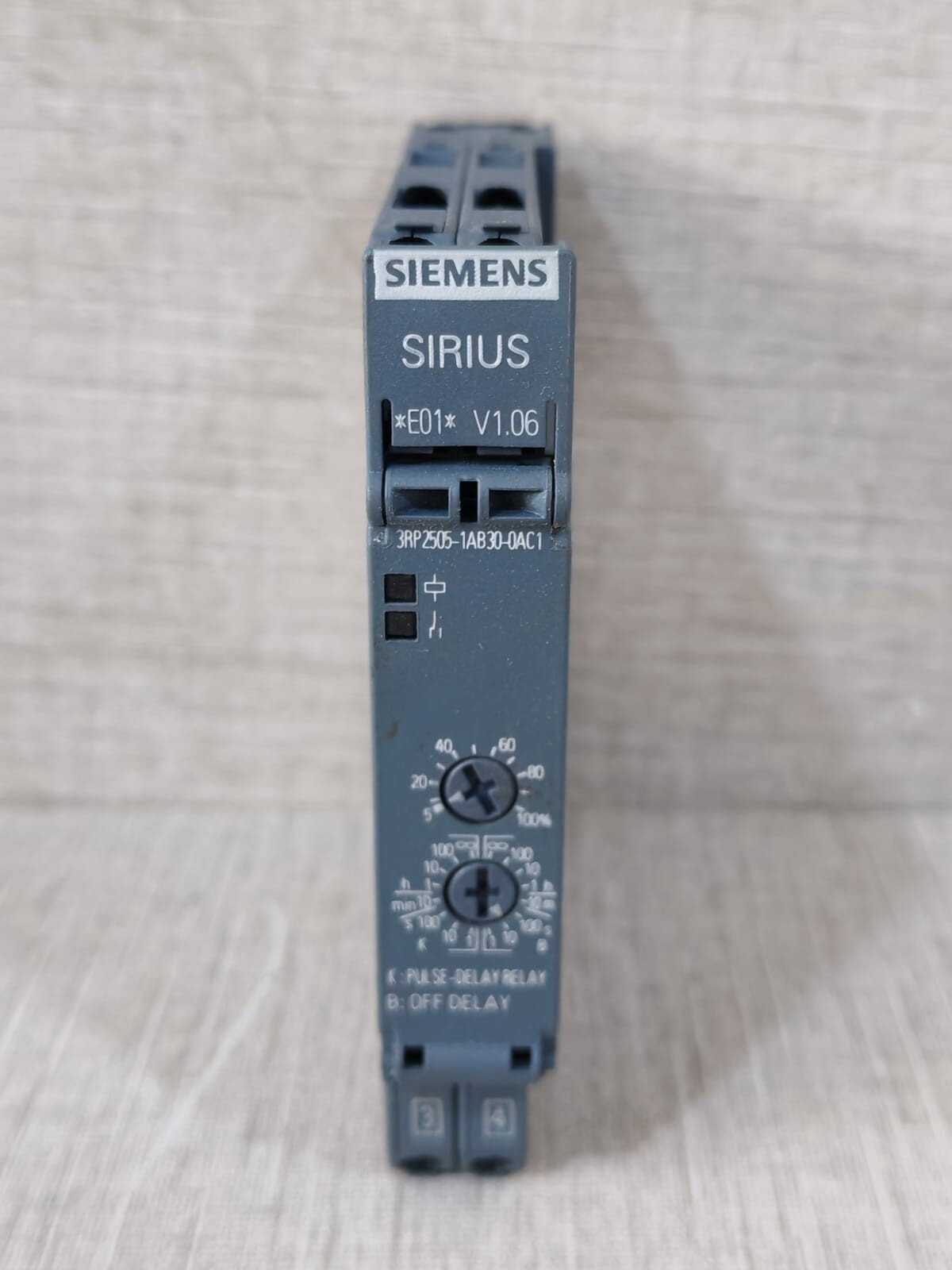 SIEMENS 3RP2505-1AB30-0AC1 TIME RELAY