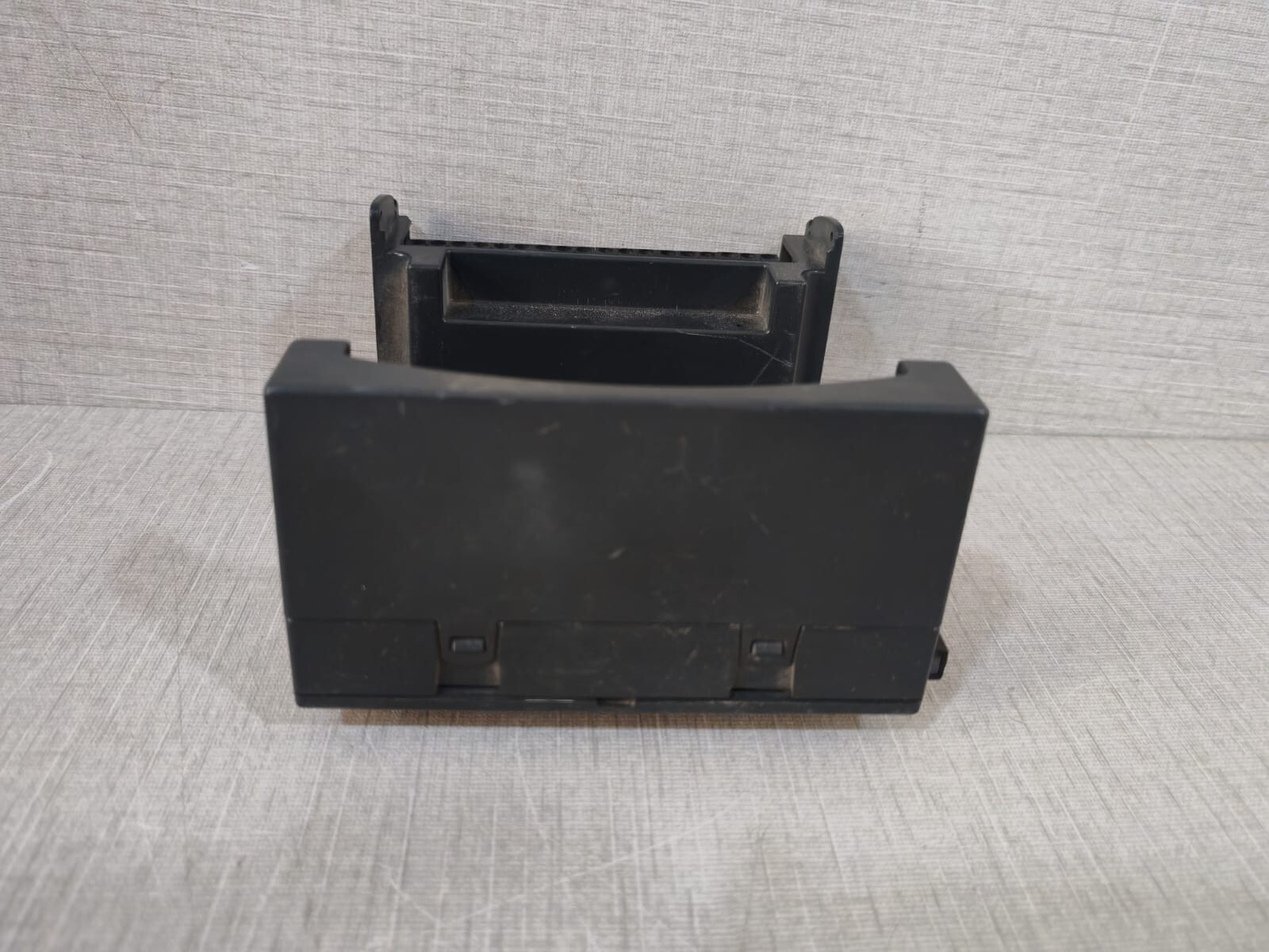 GE IC200CHS2002J GE Fanuc IC200CHS2002J I/O Carrier Box Style 4