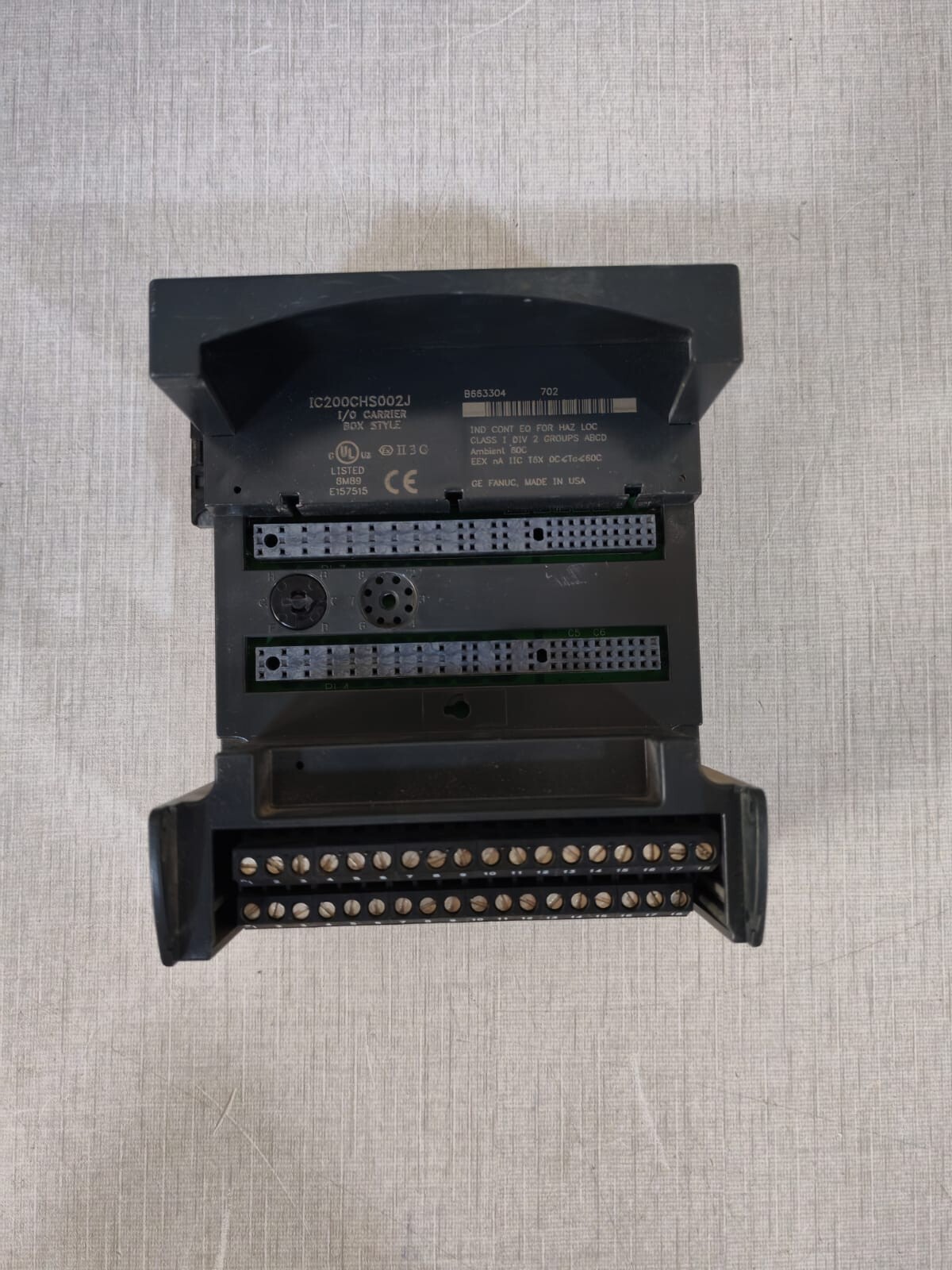 GE Fanuc IC200CHS2002J I/O Carrier Box Style