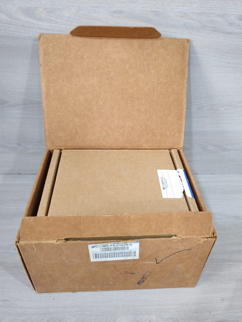 Johnson Controls FEU1620-0 Johnson Controls MS-FEU1620-0 with Integral Display and Mounting Base 4