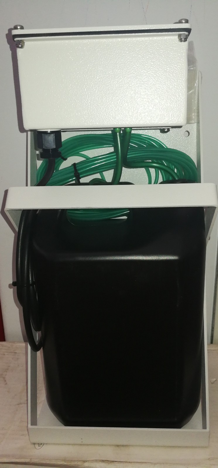 DEDICATED MICROS UNIT230V DEDICATED MICROS Windscreen washer unit 230v 5 litre 3