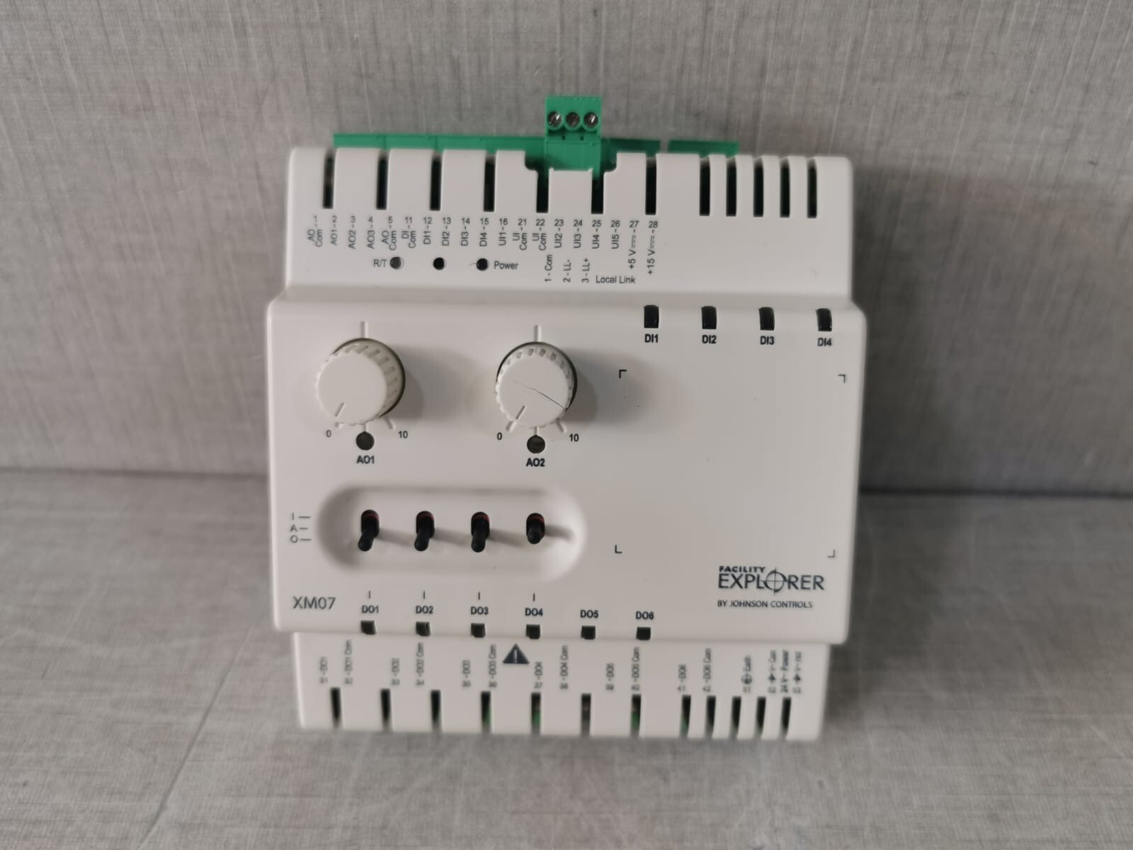 Johnson Controls XM07X51-000C XM07 Johnson Controls Facility Explorer LP-XM07X51-000C Field Controller 3