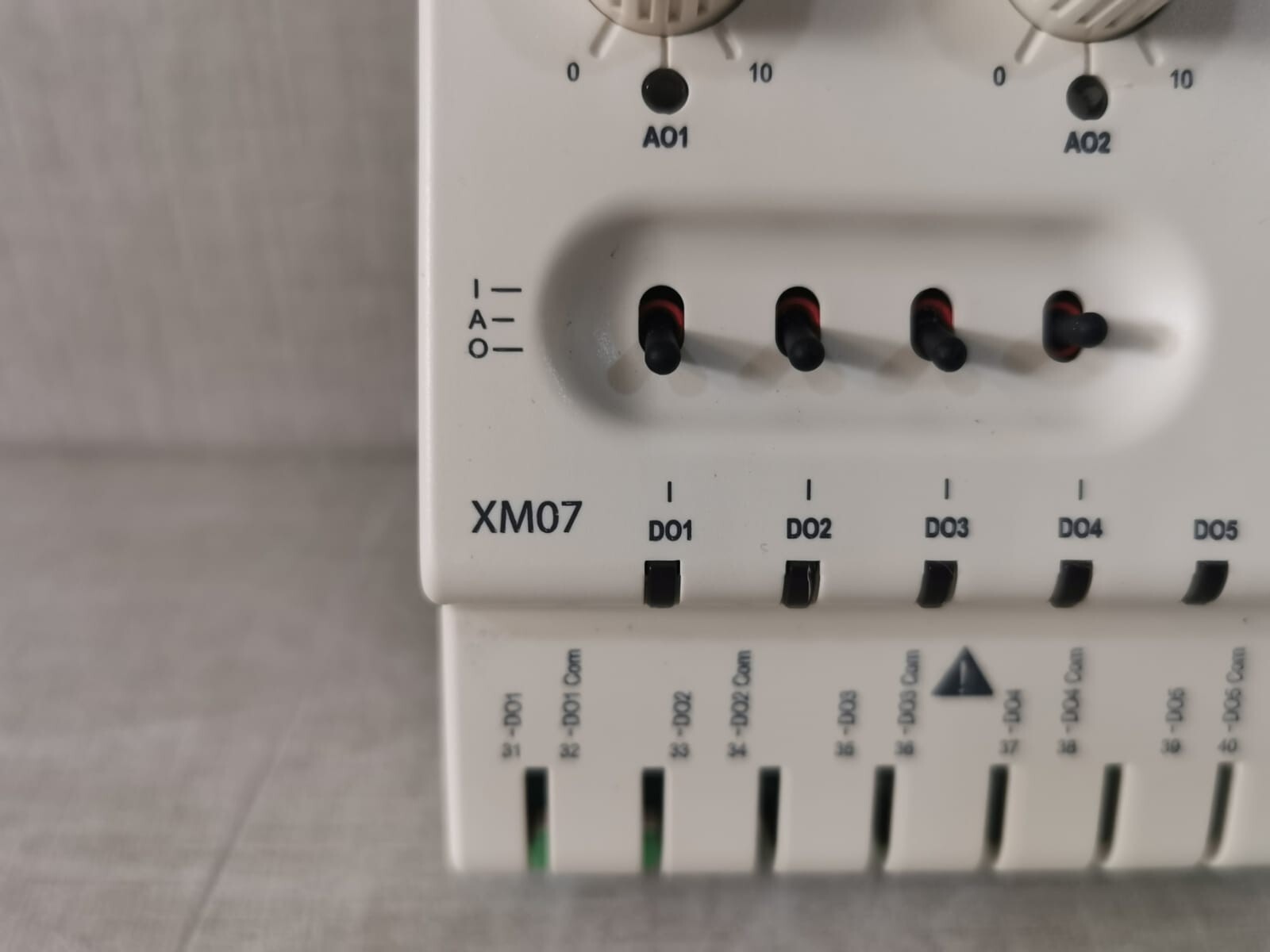 Johnson Controls XM07X51-000C XM07 Johnson Controls Facility Explorer LP-XM07X51-000C Field Controller 4