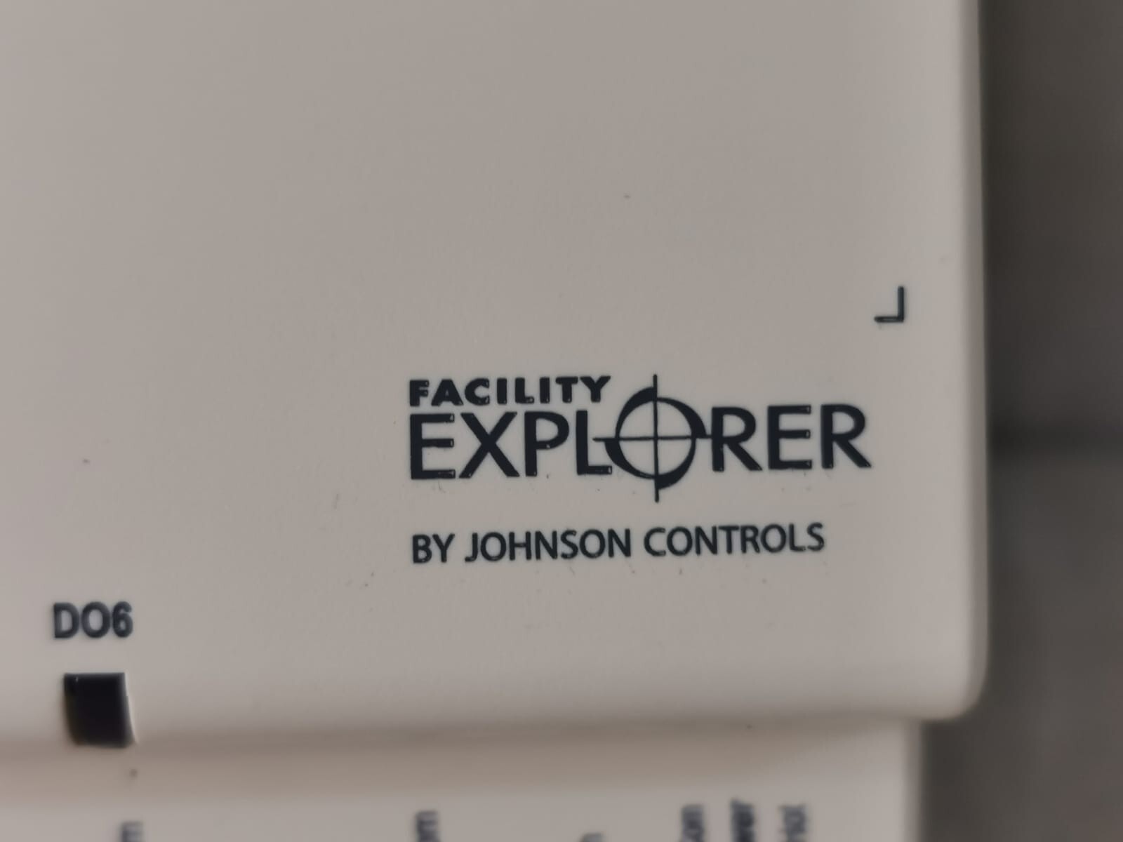 Johnson Controls XM07X51-000C XM07 Johnson Controls Facility Explorer LP-XM07X51-000C Field Controller 5