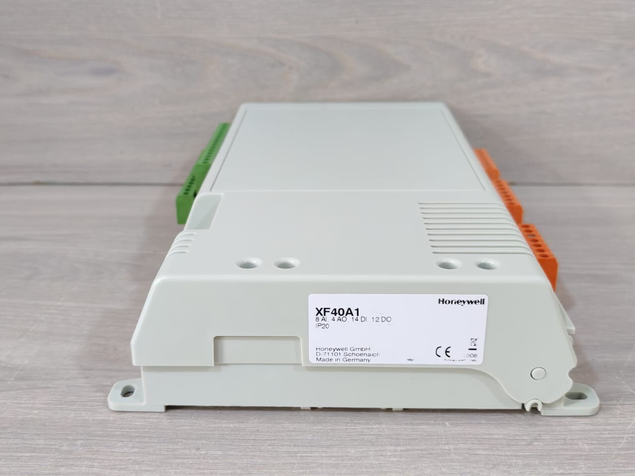 Honeywell XF40A1 HONEYWELL XF40A1 -8AI/4 AO/14 DI/ 12 DO 3